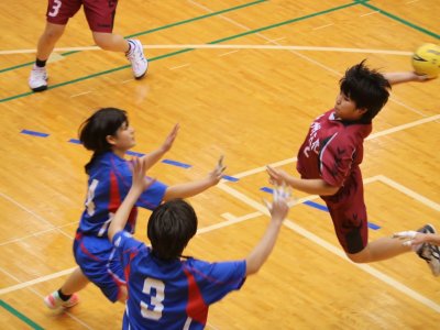 女子ハンドボール部が長崎県1年生大会で準優勝しました。