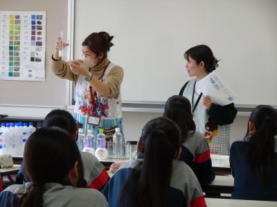 長崎短期大学保育学科との連携出前授業「子どもと家庭支援」「保育教材研究」