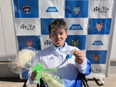 燃ゆる感動かごしま大会～特別全国障害者スポーツ大会～において、本校3年生の川尻幸くんが金メダルを獲得しました。