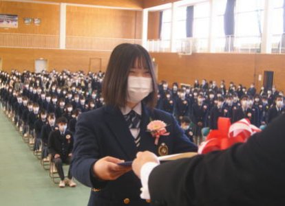 卒業証書授与(各クラス代表)