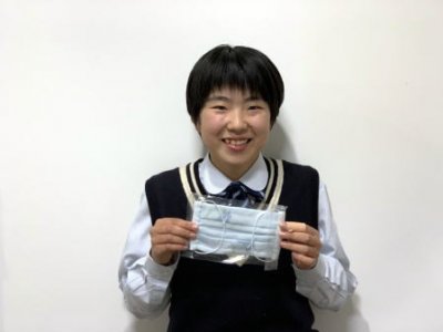 生徒から手作りマスクが贈られました。