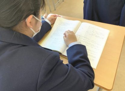 生徒たちは熱心に話を聴いていました。