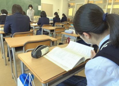 生徒たちは熱心に話を聴いていました。