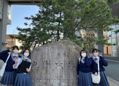 九州大学キャンパスツアーの様子 (3)