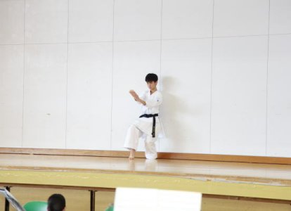 本校生徒が空手の演武を披露(1)