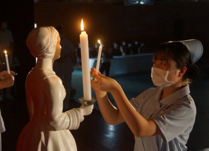 戴帽式の様子 (1)