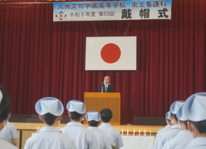 戴帽式の様子 (5)