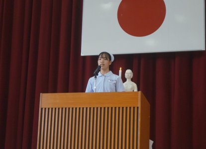 戴帽式の様子 (7)