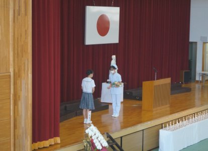 戴帽式の様子 (8)