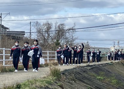 地域清掃活動の様子 (2)