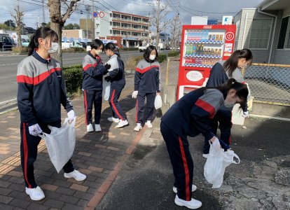 地域清掃活動の様子 (4)