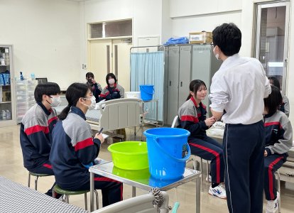 介護技術講座の様子 (5)