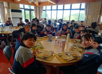昼食時の様子