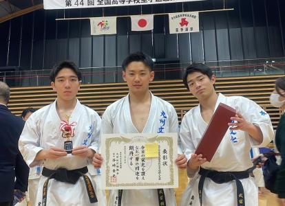 男子団体形2