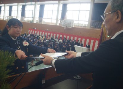 卒業証明書授与⑫
