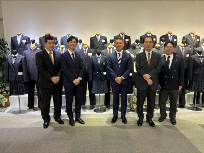 明石スクールユニフォームカンパニー様の本社・展示場リニューアル訪問