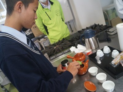 お茶の淹れ方教室【食物調理科】
